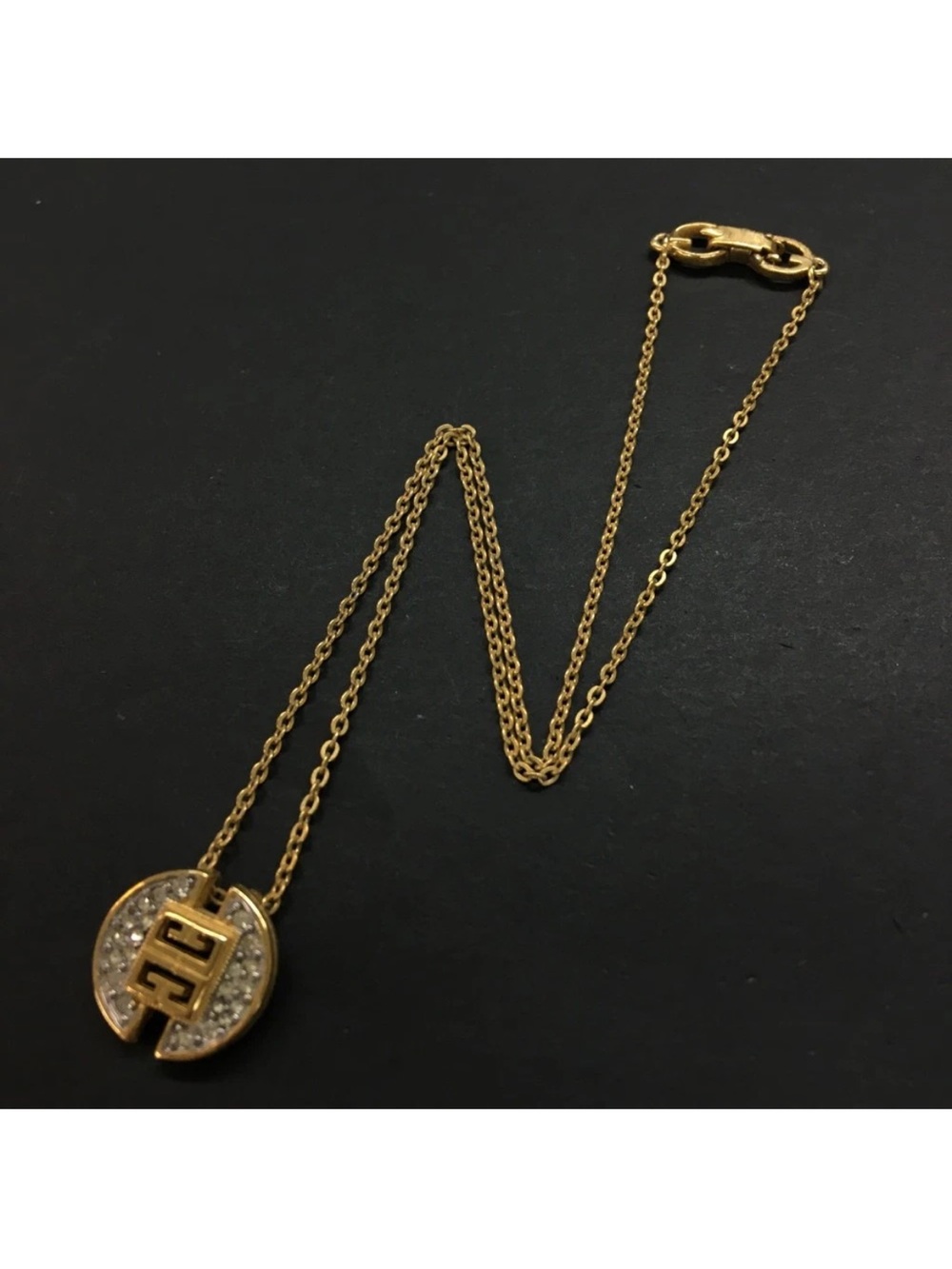Authentic Vintage Givenchy Gold Tone Rhinestone G Logo Pendant Necklace👝